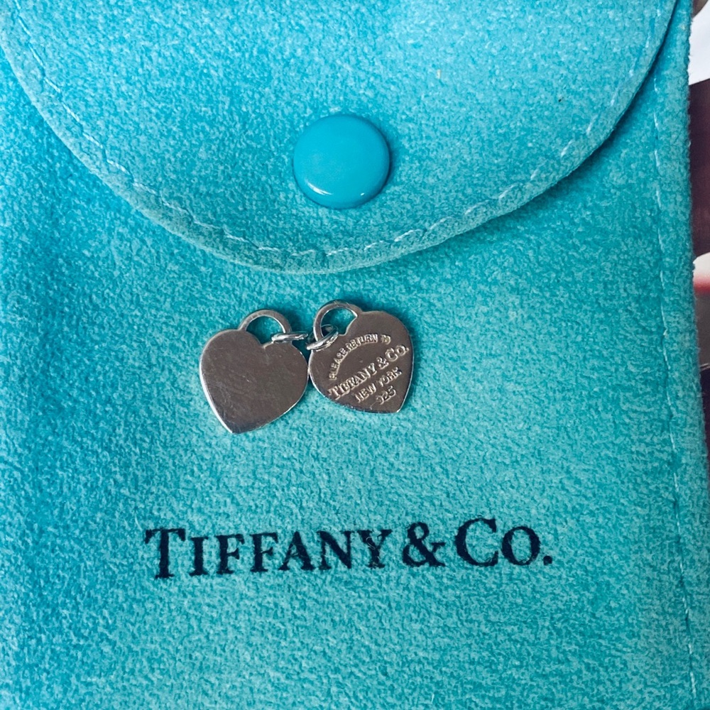 Tiffany & co authentic pendant with a bag @ a box